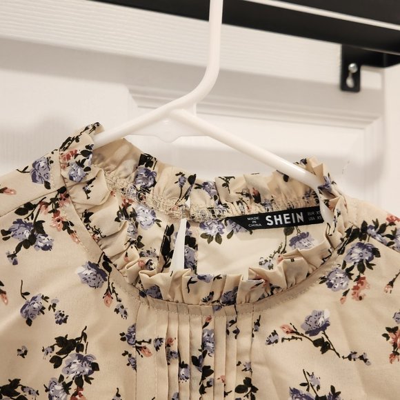 Shein Frill Neck Pleated Front Shirred Cuff Floral Print Top Apricot - Picture 3 of 7